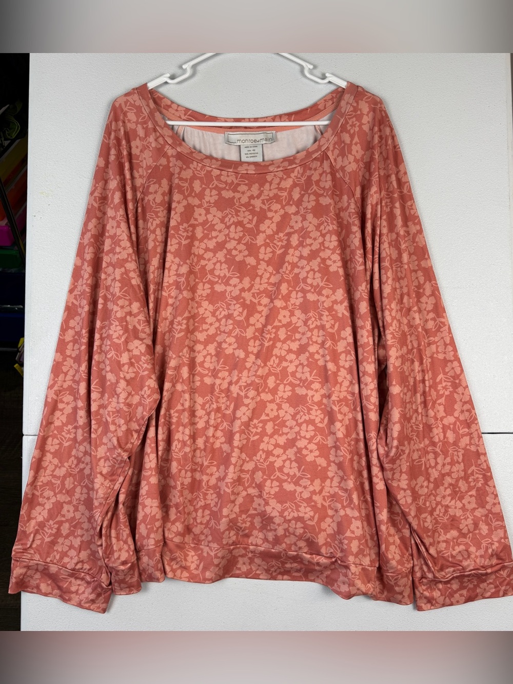 Monroe and Main Top Womens Plus Size 4X Pink Coral Floral Long Sleeve Pullover